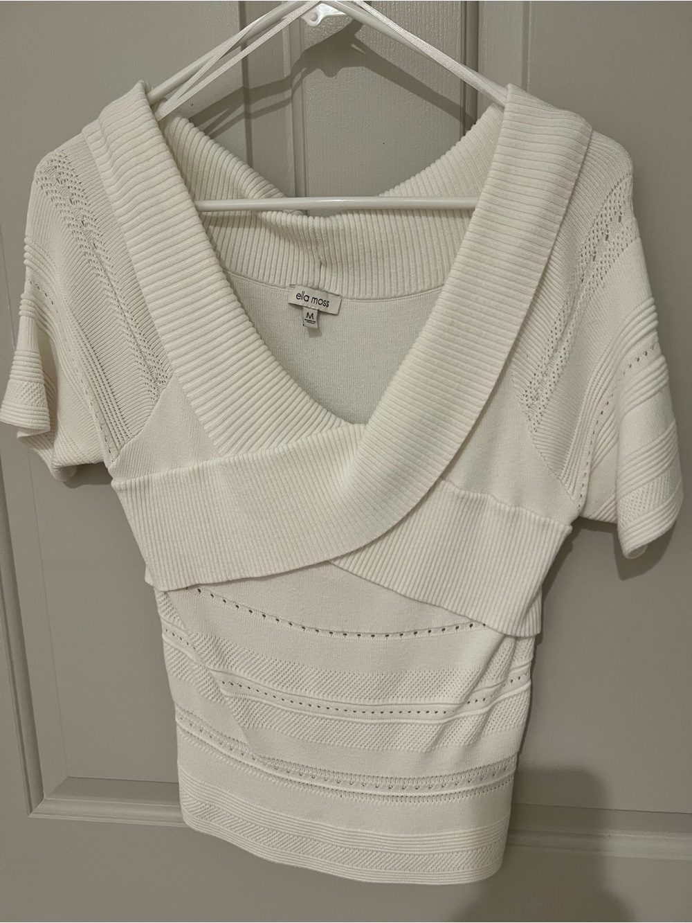 Ella Moss Cream Ribbed V-Neck Knit Top